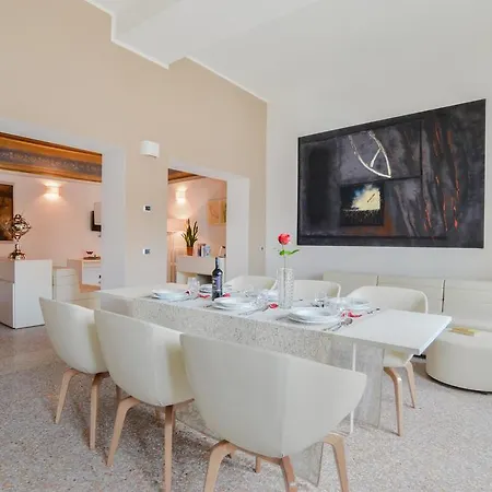 Palazzo Banchi Halldis Apartment