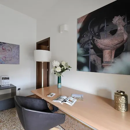 Apartment Palazzo Banchi Halldis *