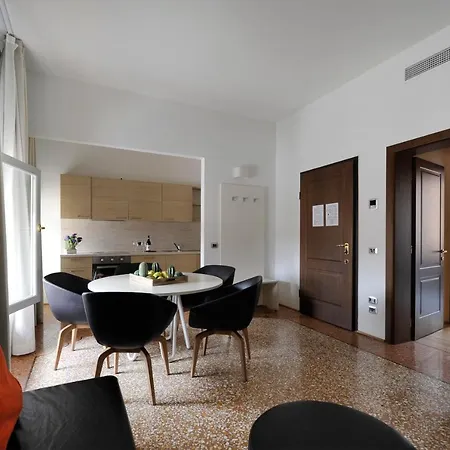 Palazzo Banchi Halldis ボローニャ
