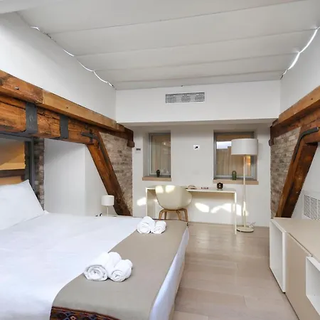 Palazzo Banchi Halldis Apartment